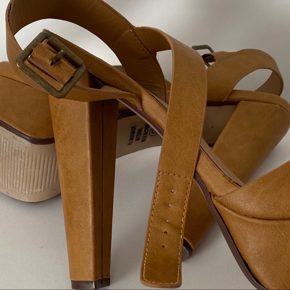 LOLA SHOETIQUE PLATFORM SANDAL HEELS - Picture 6 of 11